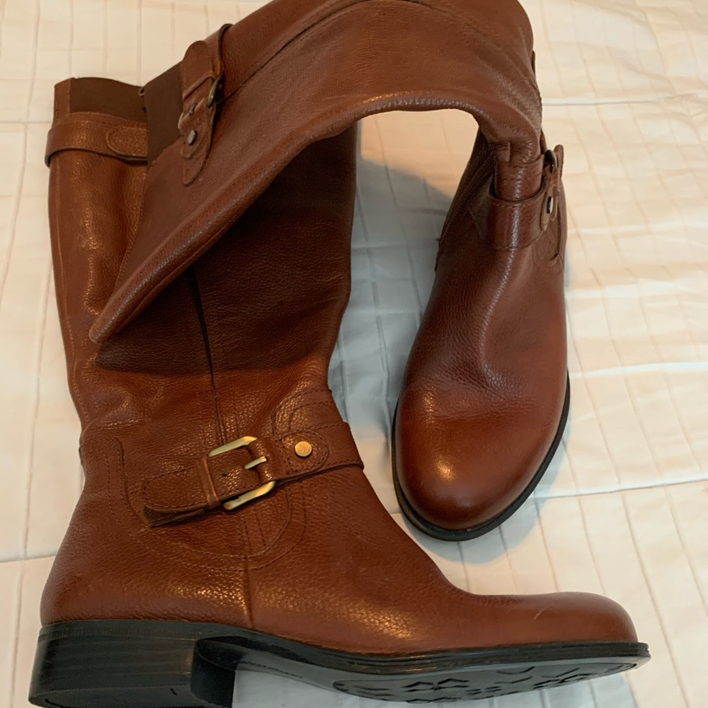 Naturalized boots